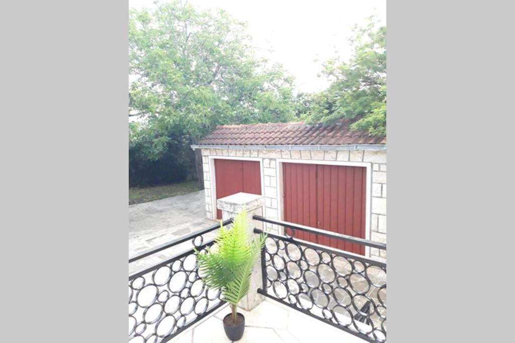 Giovanna - Spacious Lovely Apartment Supetar Ngoại thất bức ảnh