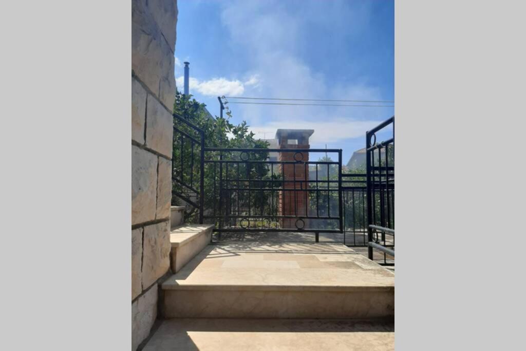Giovanna - Spacious Lovely Apartment Supetar Ngoại thất bức ảnh