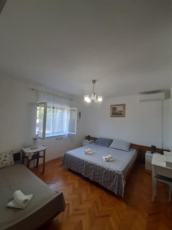 Giovanna - Spacious Lovely Apartment Supetar Ngoại thất bức ảnh
