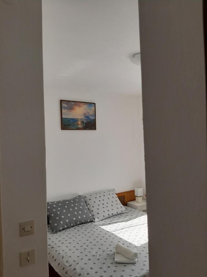 Giovanna - Spacious Lovely Apartment Supetar Ngoại thất bức ảnh